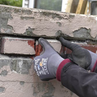 Frostsprængte mursten: Vrik murstenen løs, når den er løsnet Frostsprængte mursten: Vrik murstenen løs, når den er løsnet